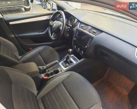 Белый Шкода Октавия, объемом двигателя 1.6 л и пробегом 214 тыс. км за 12900 $, фото 11 на Automoto.ua