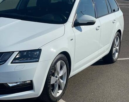 Белый Шкода Октавия, объемом двигателя 2 л и пробегом 220 тыс. км за 16200 $, фото 123 на Automoto.ua