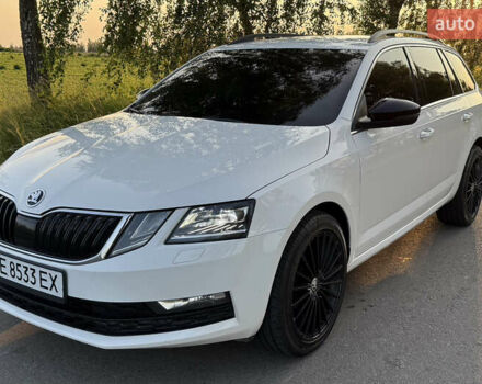 Белый Шкода Октавия, объемом двигателя 1.97 л и пробегом 308 тыс. км за 15600 $, фото 1 на Automoto.ua