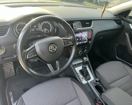 Белый Шкода Октавия, объемом двигателя 2 л и пробегом 247 тыс. км за 13500 $, фото 8 на Automoto.ua