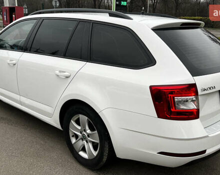Белый Шкода Октавия, объемом двигателя 1.6 л и пробегом 198 тыс. км за 12200 $, фото 2 на Automoto.ua