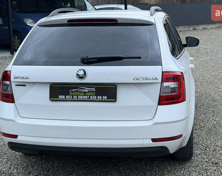 Белый Шкода Октавия, объемом двигателя 1.6 л и пробегом 290 тыс. км за 10999 $, фото 4 на Automoto.ua
