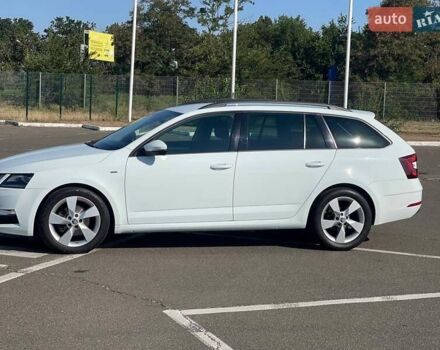 Белый Шкода Октавия, объемом двигателя 2 л и пробегом 220 тыс. км за 16200 $, фото 126 на Automoto.ua