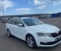 Білий Шкода Октавія, об'ємом двигуна 2 л та пробігом 239 тис. км за 16200 $, фото 1 на Automoto.ua