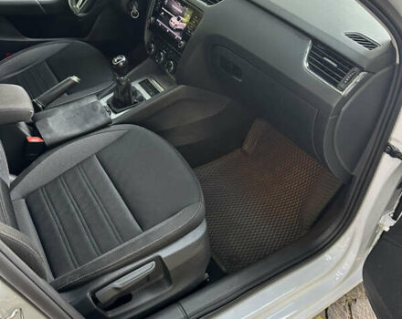 Белый Шкода Октавия, объемом двигателя 1.6 л и пробегом 197 тыс. км за 14499 $, фото 21 на Automoto.ua