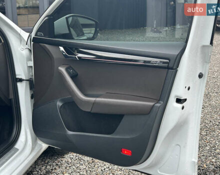 Белый Шкода Октавия, объемом двигателя 2 л и пробегом 240 тыс. км за 17499 $, фото 10 на Automoto.ua