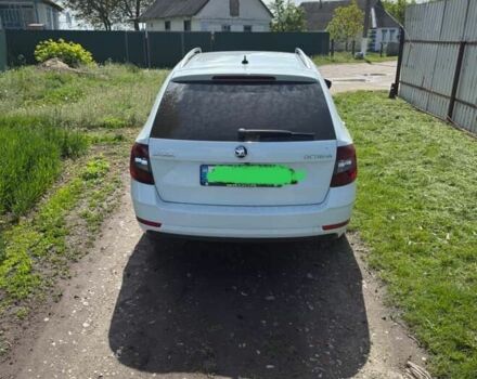 Білий Шкода Октавія, об'ємом двигуна 2 л та пробігом 293 тис. км за 12500 $, фото 4 на Automoto.ua