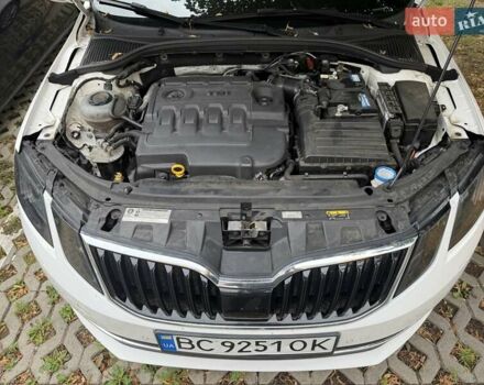 Белый Шкода Октавия, объемом двигателя 2 л и пробегом 226 тыс. км за 16950 $, фото 7 на Automoto.ua