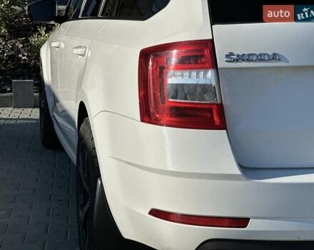 Белый Шкода Октавия, объемом двигателя 1.6 л и пробегом 198 тыс. км за 13500 $, фото 12 на Automoto.ua