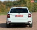 Белый Шкода Октавия, объемом двигателя 2 л и пробегом 251 тыс. км за 15400 $, фото 7 на Automoto.ua