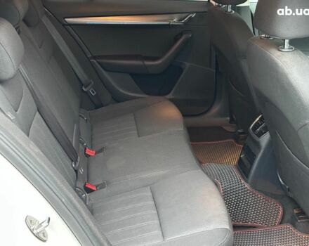 Белый Шкода Октавия, объемом двигателя 1.6 л и пробегом 212 тыс. км за 15340 $, фото 14 на Automoto.ua