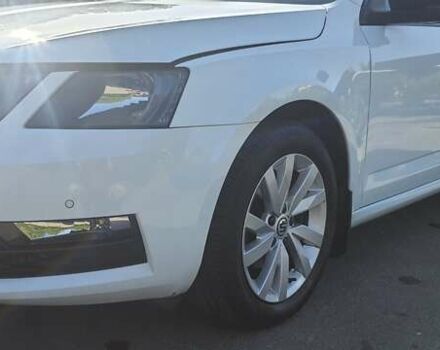 Білий Шкода Октавія, об'ємом двигуна 1.6 л та пробігом 197 тис. км за 14800 $, фото 7 на Automoto.ua