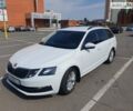 Белый Шкода Октавия, объемом двигателя 1.6 л и пробегом 263 тыс. км за 12000 $, фото 1 на Automoto.ua