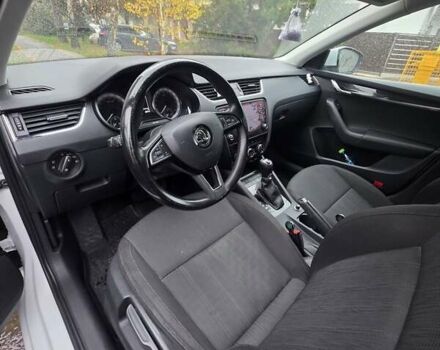 Белый Шкода Октавия, объемом двигателя 1.97 л и пробегом 273 тыс. км за 15200 $, фото 11 на Automoto.ua