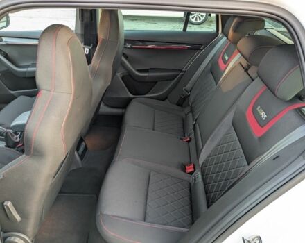 Белый Шкода Октавия, объемом двигателя 2 л и пробегом 182 тыс. км за 17800 $, фото 16 на Automoto.ua