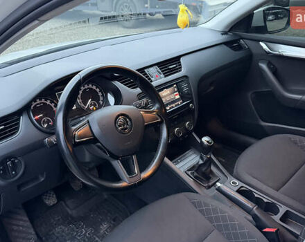 Белый Шкода Октавия, объемом двигателя 1.6 л и пробегом 290 тыс. км за 10999 $, фото 17 на Automoto.ua