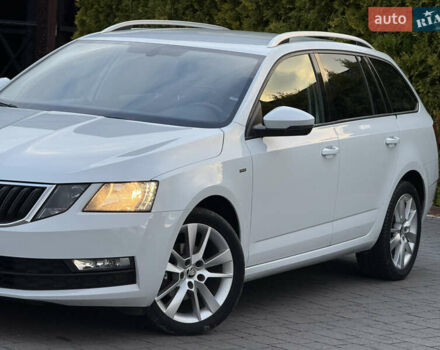 Шкода Октавія 2017 у Стрые на Automoto.ua Білий Шкода Октавія, об'ємом двигуна 1.6 л та пробігом 218 тис. км за 12700 $, фото 8 на Automoto.ua