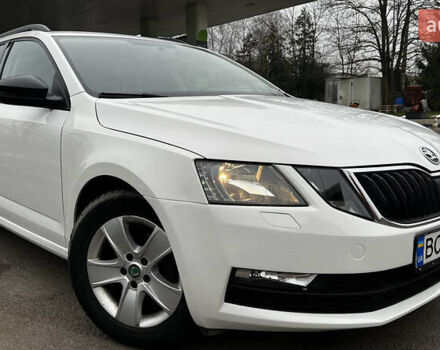 Белый Шкода Октавия, объемом двигателя 1.6 л и пробегом 198 тыс. км за 12200 $, фото 5 на Automoto.ua