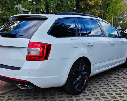 Білий Шкода Октавія, об'ємом двигуна 2 л та пробігом 57 тис. км за 7000 $, фото 4 на Automoto.ua