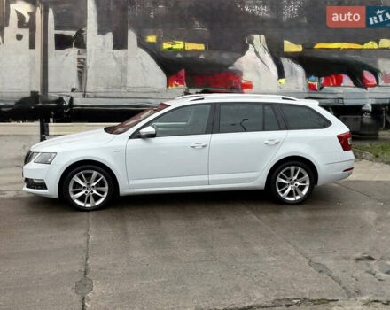 Белый Шкода Октавия, объемом двигателя 1.6 л и пробегом 218 тыс. км за 12950 $, фото 12 на Automoto.ua