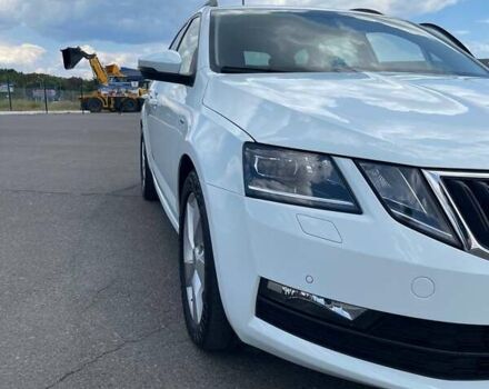 Белый Шкода Октавия, объемом двигателя 2 л и пробегом 220 тыс. км за 16200 $, фото 14 на Automoto.ua