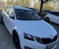 Белый Шкода Октавия, объемом двигателя 2 л и пробегом 250 тыс. км за 9914 $, фото 1 на Automoto.ua