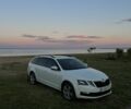Белый Шкода Октавия, объемом двигателя 1.6 л и пробегом 310 тыс. км за 11800 $, фото 1 на Automoto.ua