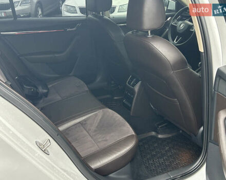 Белый Шкода Октавия, объемом двигателя 2 л и пробегом 240 тыс. км за 17499 $, фото 15 на Automoto.ua