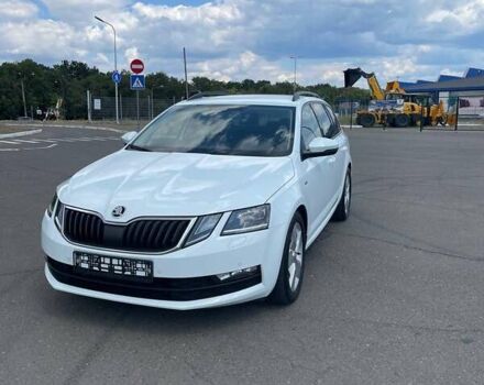 Белый Шкода Октавия, объемом двигателя 2 л и пробегом 220 тыс. км за 16200 $, фото 3 на Automoto.ua