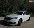 Белый Шкода Октавия, объемом двигателя 2 л и пробегом 151 тыс. км за 14500 $, фото 1 на Automoto.ua