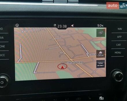 Белый Шкода Октавия, объемом двигателя 1.6 л и пробегом 214 тыс. км за 12900 $, фото 14 на Automoto.ua