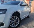 Белый Шкода Октавия, объемом двигателя 2 л и пробегом 310 тыс. км за 13500 $, фото 5 на Automoto.ua