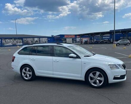 Белый Шкода Октавия, объемом двигателя 2 л и пробегом 220 тыс. км за 16200 $, фото 5 на Automoto.ua