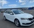 Белый Шкода Октавия, объемом двигателя 2 л и пробегом 220 тыс. км за 16200 $, фото 1 на Automoto.ua