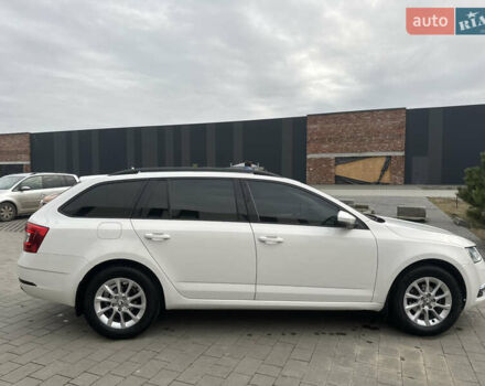 Білий Шкода Октавія, об'ємом двигуна 1.6 л та пробігом 278 тис. км за 11900 $, фото 14 на Automoto.ua