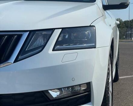 Белый Шкода Октавия, объемом двигателя 2 л и пробегом 220 тыс. км за 16200 $, фото 148 на Automoto.ua