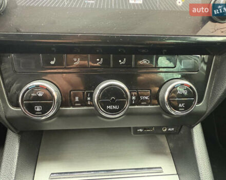 Белый Шкода Октавия, объемом двигателя 1.6 л и пробегом 218 тыс. км за 12950 $, фото 19 на Automoto.ua