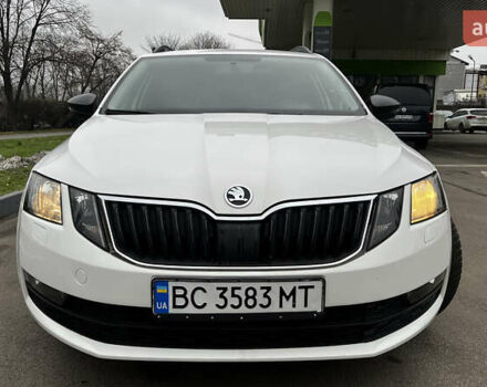 Белый Шкода Октавия, объемом двигателя 1.6 л и пробегом 198 тыс. км за 12200 $, фото 6 на Automoto.ua