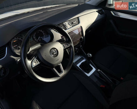 Білий Шкода Октавія, об'ємом двигуна 1.97 л та пробігом 250 тис. км за 13300 $, фото 28 на Automoto.ua