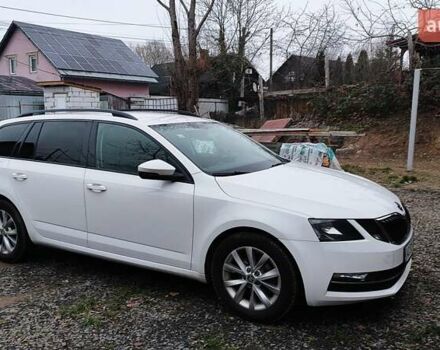 Белый Шкода Октавия, объемом двигателя 1.6 л и пробегом 342 тыс. км за 10800 $, фото 9 на Automoto.ua