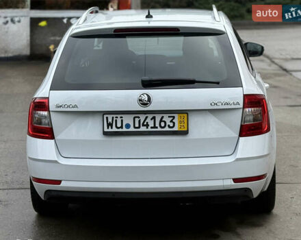 Белый Шкода Октавия, объемом двигателя 1.6 л и пробегом 218 тыс. км за 12950 $, фото 8 на Automoto.ua