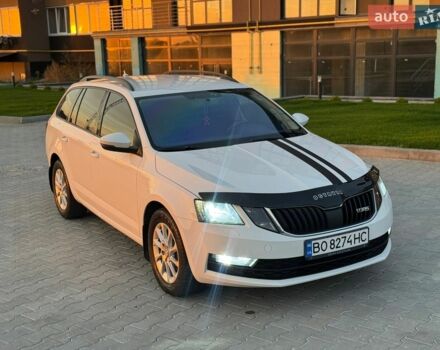 Білий Шкода Октавія, об'ємом двигуна 1.6 л та пробігом 293 тис. км за 12999 $, фото 4 на Automoto.ua