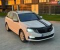 Білий Шкода Октавія, об'ємом двигуна 1.6 л та пробігом 293 тис. км за 12999 $, фото 4 на Automoto.ua