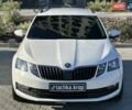 Белый Шкода Октавия, объемом двигателя 1.6 л и пробегом 198 тыс. км за 13500 $, фото 3 на Automoto.ua