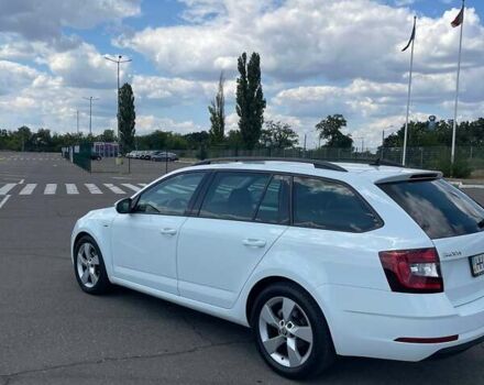 Белый Шкода Октавия, объемом двигателя 2 л и пробегом 220 тыс. км за 16200 $, фото 8 на Automoto.ua