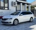 Белый Шкода Октавия, объемом двигателя 2 л и пробегом 236 тыс. км за 13999 $, фото 1 на Automoto.ua
