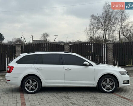 Білий Шкода Октавія, об'ємом двигуна 1.8 л та пробігом 216 тис. км за 14190 $, фото 3 на Automoto.ua