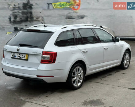 Белый Шкода Октавия, объемом двигателя 1.6 л и пробегом 218 тыс. км за 12950 $, фото 7 на Automoto.ua