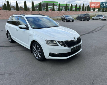 Шкода Октавия 2017 в Виннице на Automoto.ua Белый Шкода Октавия, объемом двигателя 2 л и пробегом 123 тыс. км за 18999 $, фото 4 на Automoto.ua