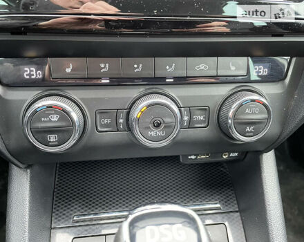 Белый Шкода Октавия, объемом двигателя 2 л и пробегом 260 тыс. км за 13000 $, фото 44 на Automoto.ua